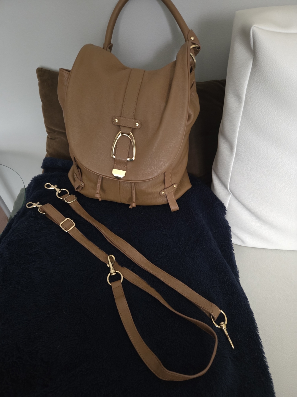 GILI Convertible Leather Backpack - Picture 2 of 8